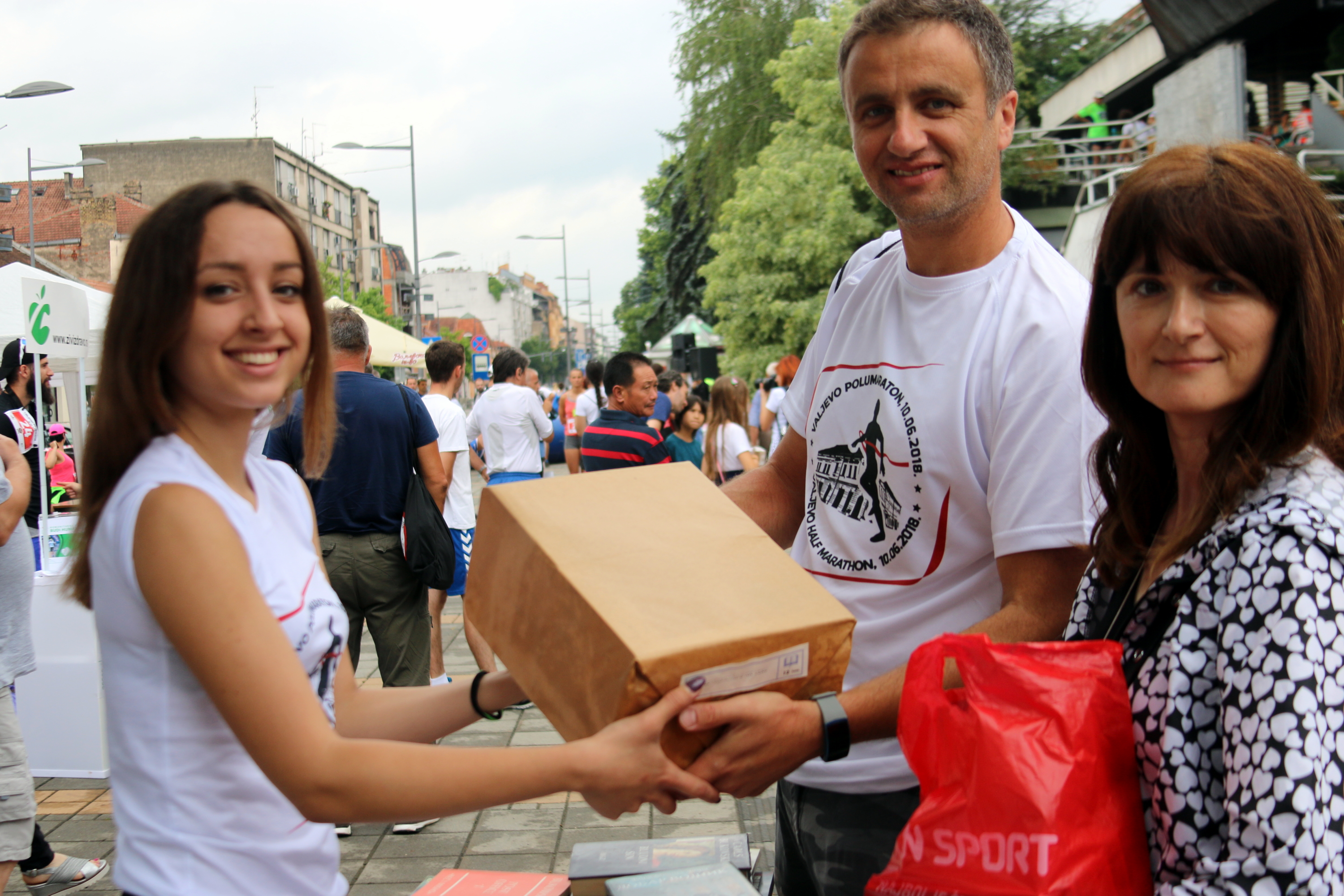 Poklon Fondacije Zdravko Ranković u okviru humanitarne akcije za pomoć školskim bibliotekama mioničkog kraja